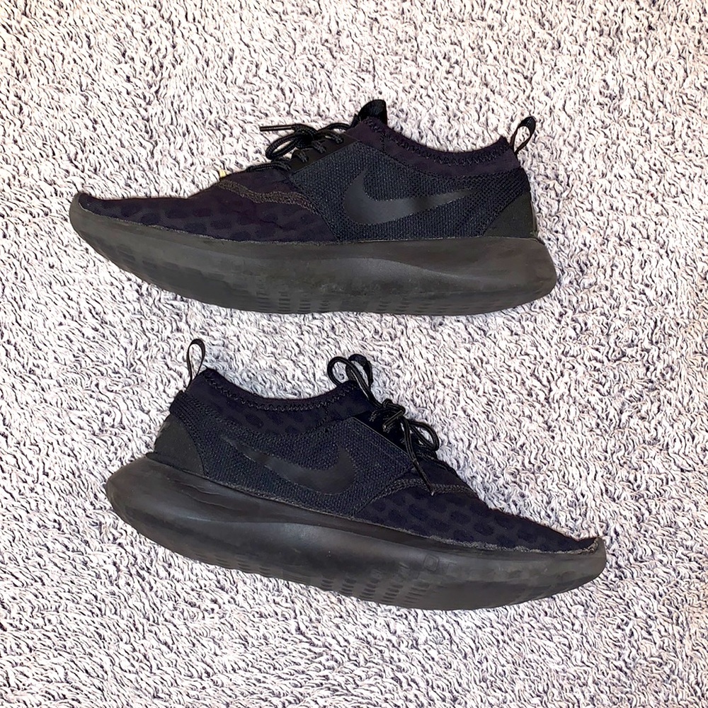 Black Nike shoes